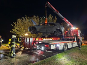 FW-AUR: Hochvoltbatterie von E-Fahrzeug entflammt