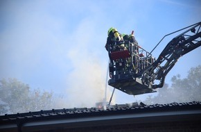 Kreisfeuerwehrverband Segeberg: FW-SE: Dachstuhlbrand eines Einfamilienhauses