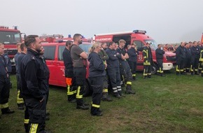 Kreisfeuerwehr Rotenburg (W&uuml;mme): FW-ROW: Kreisfeuerwehrbereitschaft Rotenburg-Nord &uuml;bt in Loxstedt