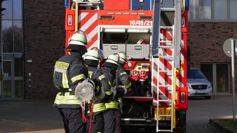 FW Celle: 10 neue Feuerwehrleute ausgebildet - Truppmannausbildung Teil 1 in Celle abgeschlossen