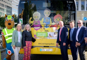 „Sicher starten, sicher ankommen“: Landesverkehrswacht gibt Startschuss für Berlins größte Schulwegkampagne