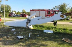 Feuerwehr Essen: FW-E: Ein Toter nach Flugzeugabsturz in Essen Haarzopf