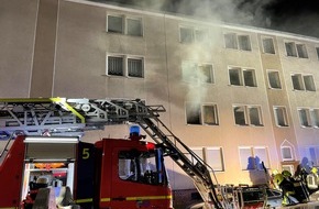 Feuerwehr Gelsenkirchen: FW-GE: Eine verletzte Person nach Wohnungsbrand in Gelsenkirchen-Schalke