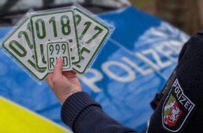 Polizeipräsidium Recklinghausen: POL-RE: Kreis Recklinghausen/Bottrop: Aus Blau wird Grün - Versicherungskennzeichen müssen zum 01. März getauscht werden