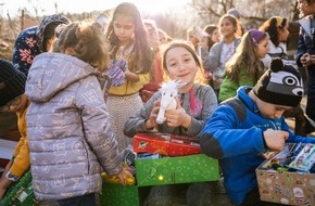 Samaritan's Purse e. V.: Abgabewoche von Weihnachten im Schuhkarton startet am 6.11. / Über 4.200 Abgabeorte nehmen Geschenkpakete entgegen