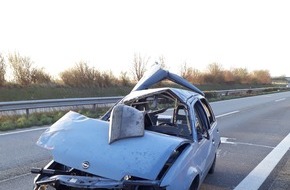 Polizeidirektion Landau: POL-PDLD: Verkehrsunfall: 32-jähriger Pkw Fahrer schläft am Steuer ein
