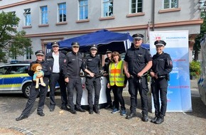 Polizeiinspektion Hildesheim: POL-HI: Informationsstand der Polizei am Wochenmarkt in Alfeld