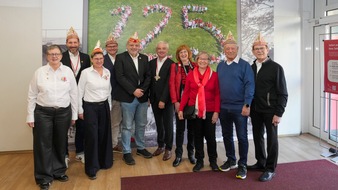 Sparkasse K&ouml;lnBonn: 125 Jahre KG Schn&uuml;sse Tring: Karnevalsausstellung der Sparkasse K&ouml;lnBonn am Neumarkt er&ouml;ffnet