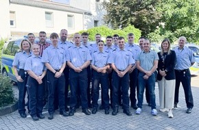 Kreispolizeibehörde Euskirchen: POL-EU: Erstmals auf Streife: 19 neue Kommissaranwärterinnen und Kommissaranwärter begrüßt