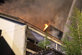 KFV-CW: Dachstuhlbrand in Bad Herrenalb mit großen Sachschaden
