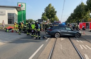 Feuerwehr Dortmund: FW-DO: Verkehrsunfall zwischen zwei PKW - eine Person schwer verletzt