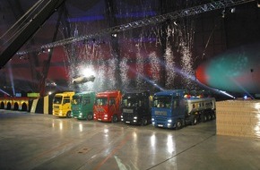 SAT.1: "DIE LEGO SHOW" / Steine, die die Welt bedeuten - mit Kai Pflaume / Spektakulärer Auto-Stunt mit Jeanette Biedermann! / Samstag, 25. Oktober 2003 um 20.15 Uhr