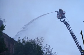 Feuerwehr Dresden: FW Dresden: Erneute Warnung vor Rauchentwicklung beim Großbrand in Dresden-Leuben