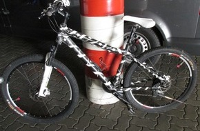 Polizeiinspektion Hameln-Pyrmont/Holzminden: POL-HOL: Nach Vollstreckung eines Haftbefehls Fahrrad sichergestellt: Eigentümer eines hochwertigen Mountainbikes gesucht - Sachlage lässt auf Diebstahl schließen -