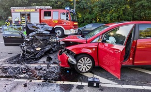 FFW Gemeinde Schwalmtal: FFW Schwalmtal: Hilfeleistung nach Verkehrsunfall