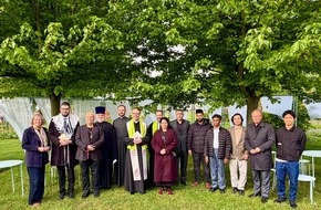 Landesgartenschau Neuss 2026: Interreligi&ouml;ses Friedensgebet am Kunstwerk &sbquo;Wir treffen uns im Wind&lsquo;