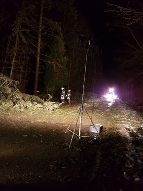 FW Lügde: Flächenlage für die Feuerwehr Lügde durch das Sturmtief Friederike