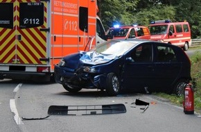 Polizei Minden-Lübbecke: POL-MI: Pkw kollidiert mit Löschfahrzeug