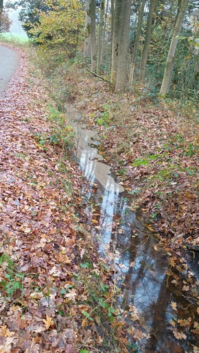 Polizeiinspektion Oldenburg-Stadt / Ammerland: POL-OL: Ölverunreinigung in Wiefelstede-Metjendorf - Aufwendige Sanierungsarbeiten erforderlich