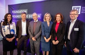 BMW Foundation Herbert Quandt: Förderung innovativer CleanTech-Start-ups: Die BMW Foundation, Robert Habeck und Bill Gates beim Foundation Roundtable
