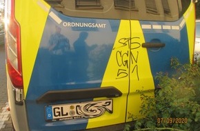 Polizei Rheinisch-Bergischer Kreis: POL-RBK: Bergisch Gladbach - Dienstwagen mit schwarzer Farbe beschmiert