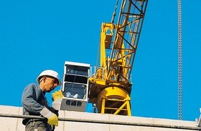 BG BAU Berufsgenossenschaft der Bauwirtschaft: Weniger Arbeitsunfälle am Bau (BILD)