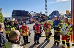 Feuerwehr Wetter (Ruhr): FW-EN: Wetter - Feuerwehren Wetter (Ruhr) und Gevelsberg bekämpfen Wohnungsbrand an der Stadtgrenze
