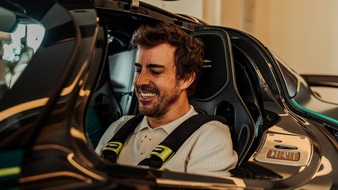 VOITURE F1® POUR LA ROUTE LIVRÉE AU PILOTE F1®, FERNANDO ALONSO