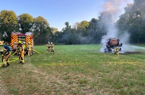 Freiwillige Feuerwehr Menden: FW Menden: Fahrzeugbrand in Halingen - Schnelles Handeln verhindert Ausbreitung
