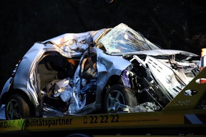 FW-SE: Tödlicher Verkehrsunfall mit Massenanfall von Verletzten auf der B 206