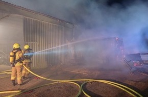 Freiwillige Feuerwehr Gangelt: FW Gangelt: Stallungsbrand bedroht Reithalle