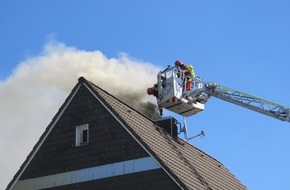 Feuerwehr Heiligenhaus: FW-Heiligenhaus: Kaminbrand fordert Feuerwehr mehrere Stunden (Meldung 22/2020)