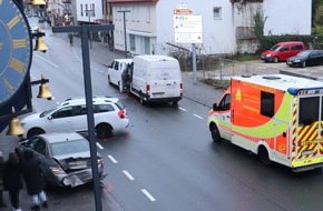Polizei Paderborn: POL-PB: Karambolage mit fünf Verletzten - Vier Autos demoliert - Vermutlich Drogeneinfluss