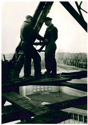 90 Jahre Berliner Funkturm: Vom Antennenträger zum Wahrzeichen der Hauptstadt - Über 17,3 Millionen Besucher in der wechselvollen Geschichte des &quot;Langen Lulatsch&quot;