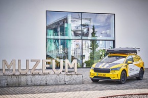 Škoda Enyaq bereichert die Sammlung des Škoda Museums – nach 33.000 Kilometern durch Afrika