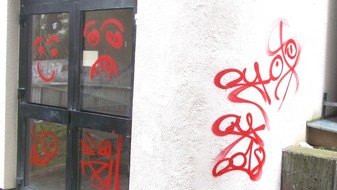 Polizeidirektion Neustadt/Weinstraße: POL-PDNW: Sachbeschädigung an Schule durch Graffiti