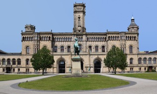 Leibniz Universität Hannover: Pressemitteilung Nr. 047/2025 der Leibniz Universität Hannover   Vom Schloss zum Marstall und über den Conti-Campus