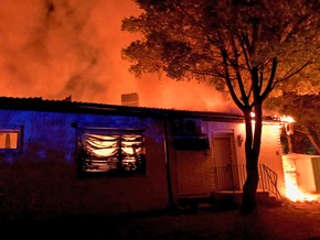 POL-ME: Vereinsheim an der Götschenbeck durch Feuer total zerstört - Ratingen - 2008005