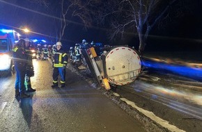 Kreisfeuerwehr Rotenburg (Wümme): FW-ROW: Milchlaster kommt von der Fahrbahn ab