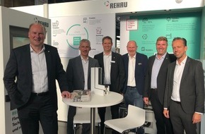 REHAU AG + Co: REHAU Window Solutions begeistert 3000 Bauprofis beim Heinze Klimafestival
