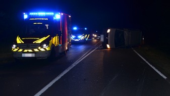 Kreispolizeibehörde Herford: POL-HF: Verkehrsunfall mit Personenschaden - 
Alkoholisierter Fahrer verliert Kontrolle über Lieferwagen - 
Abgeschlepptes Fahrzeug entwickelt Rauch