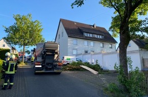 Polizeidirektion Trier: POL-PDTR: Verkehrsunfall mit anschließender Baumfällung in Hermeskeil
