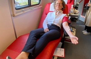 DRK-Blutspendedienst West: „Spende Blut, rette Leben“ –  Blutspenden-Aktion des Ministeriums für Heimat, Kommunales, Bau und Digitalisierung des Landes Nordrhein-Westfalen und des DRK-Blutspendedienst West
