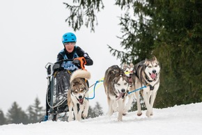 Pressetext: 110 Teams, mehr als 1.000 Tiere und ein Heimsieg bei Schlittenhunde-Weltcup in Unterjoch