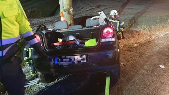 Polizeiinspektion Stade: POL-STD: 22-jährige Autofahrerin bei Glätteunfall in Nordkehdingen schwer verletzt