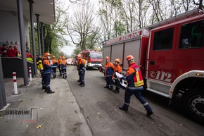 FW-MK: Berufsfeuerwehrmann / frau für einen Tag! Ausrücken wie die Großen.