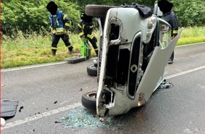 Polizeidirektion Landau: POL-PDLD: Pkw-Fahrerin wird schwer verletzt