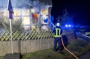 Feuerwehr Porta Westfalica: FW Porta Westfalica: 04.12.2025 - Wohnungsbrand in Eisbergen / 1 Person verstorben