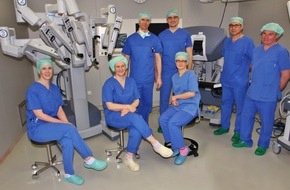Asklepios Kliniken GmbH & Co. KGaA: Meilenstein für die Urologie der Asklepios Stadtklinik Bad Tölz / 100 Operationen mit dem neuen "da Vinci OP-Robotersystem"
