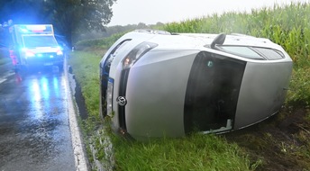 Polizeiinspektion Rotenburg: POL-ROW: ++ Fahranfänger verunglückt auf nasser Fahrbahn ++